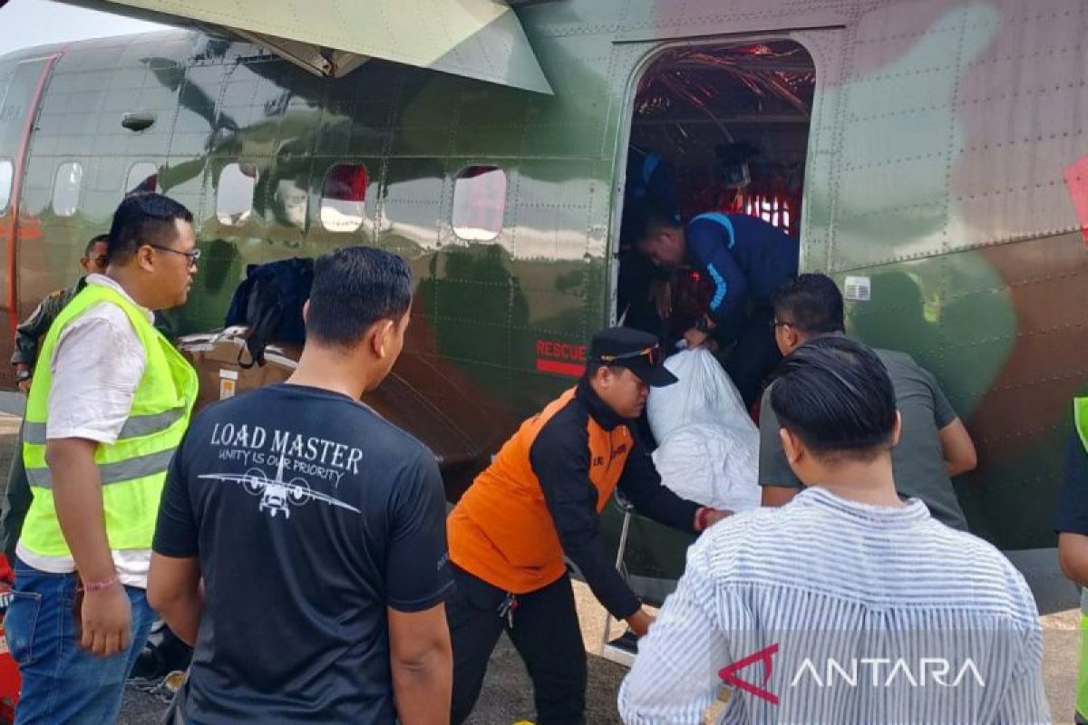 BNPB menggunakan teknik penyemaian awan untuk mengendalikan hujan di Jakarta Raya.