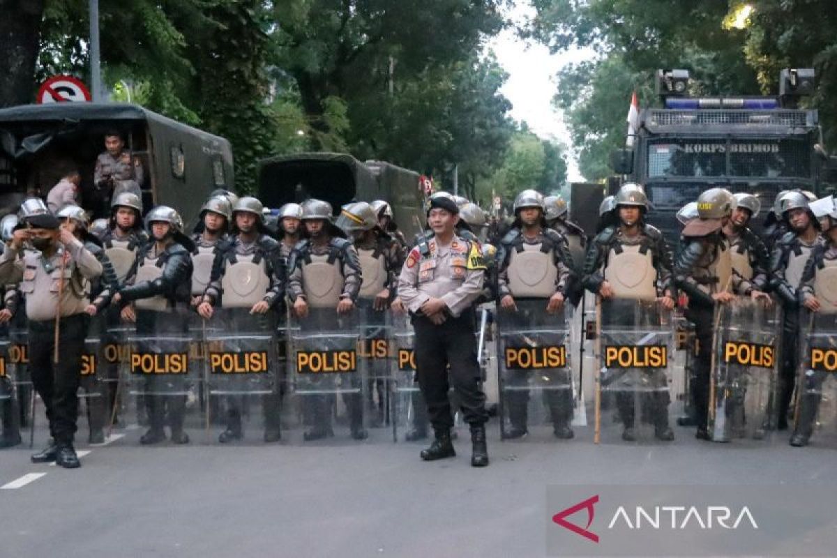 1.623 personel amankan unjuk rasa di Patung Kuda