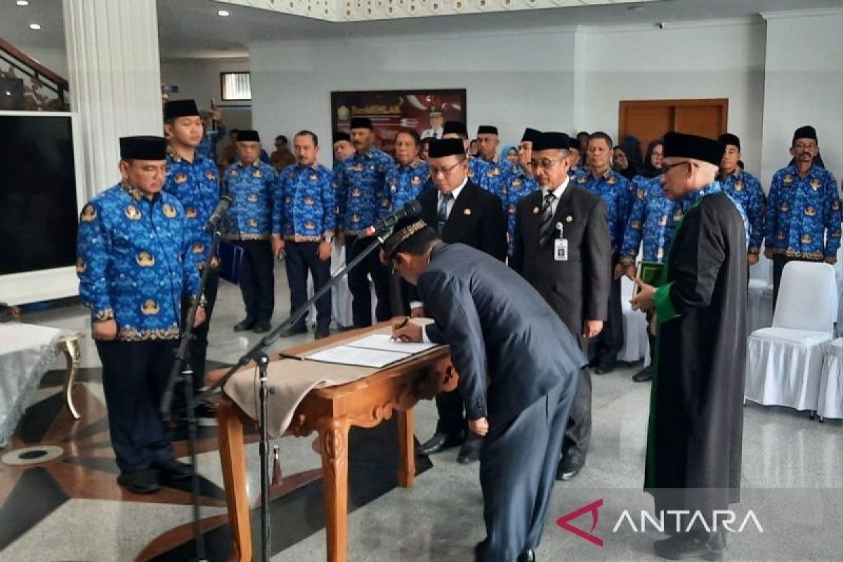 Rony Yakob Laute resmi jadi Kadis Perindag Sultra