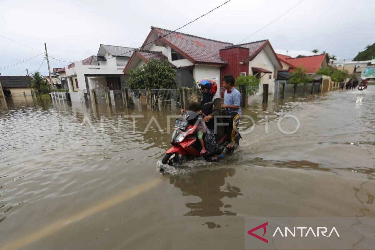 BMKG ingatkan hujan lebat landa wilayah barat-utara Aceh