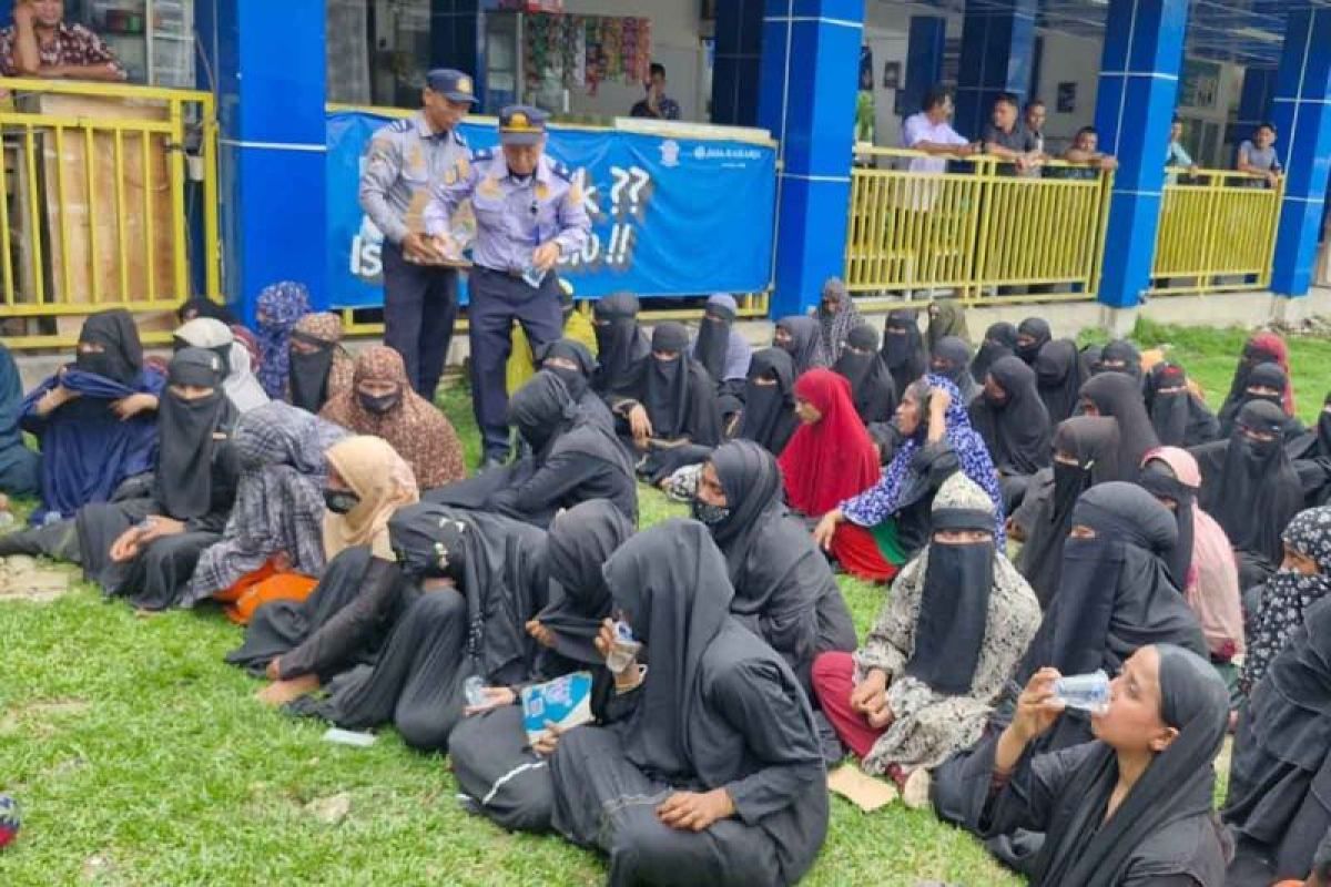 Polres Langsa gagalkan pelarian 93 imigran etnis Rohingya