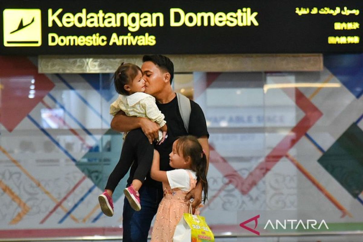 Indef: Diskon tiket pesawat Lebaran bantu masyarakat kelas menengah