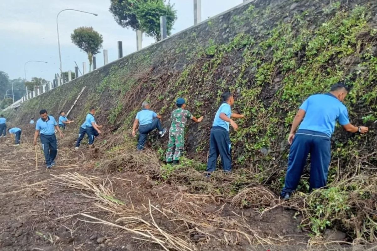 Lanud Adisutjipto bangun perkebunan demi program ketahanan pangan