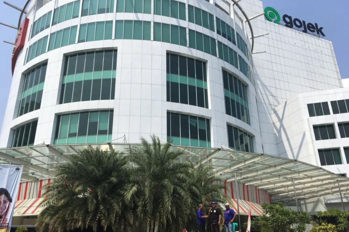 Gulkarmat Jaksel padamkan kebakaran di kawasan Pasaraya Blok M