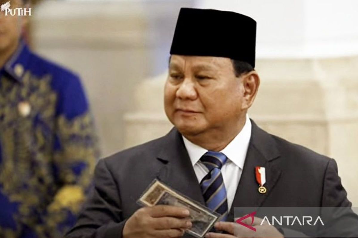 Wakil Kepala BPKP beri kejutan, kasih uang langka ke Presiden Prabowo