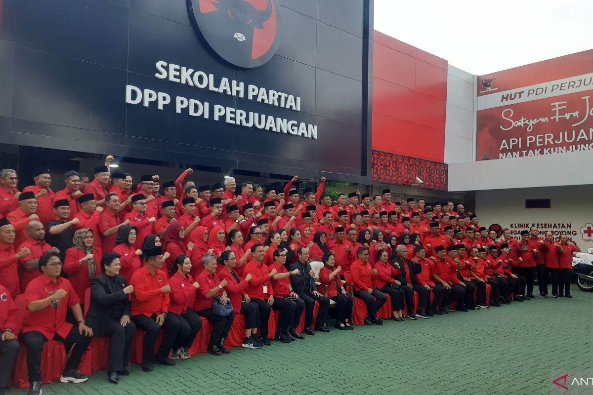 Megawati beri pengarahan ke 177 kepala daerah di Sekolah Partai