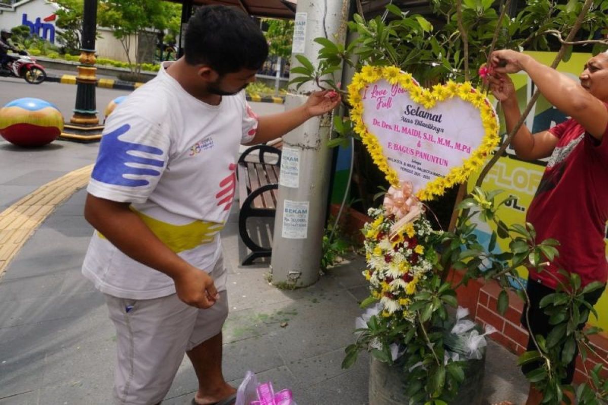 Ucapan selamat pelantikan Wali Kota Madiun diganti jadi bibit pohon