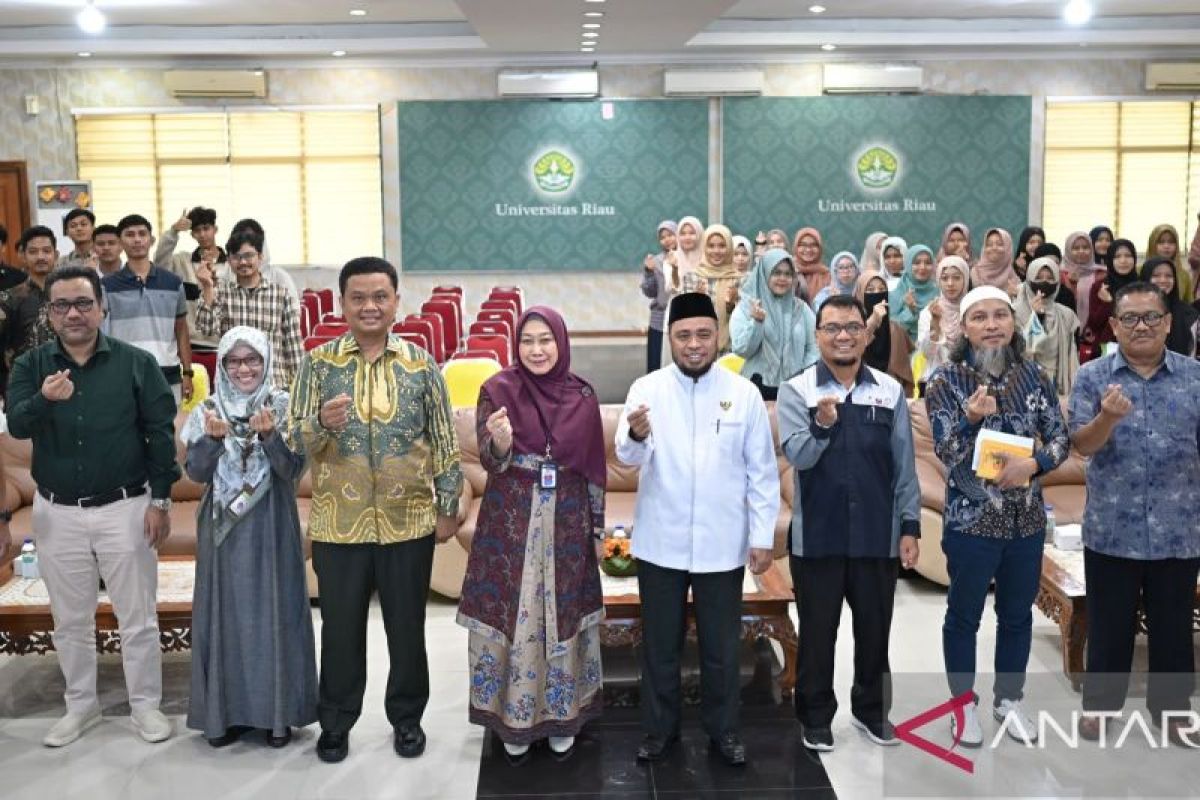 130 Mahasiswa Unri dapat Bantuan UKT dari Baznas Riau