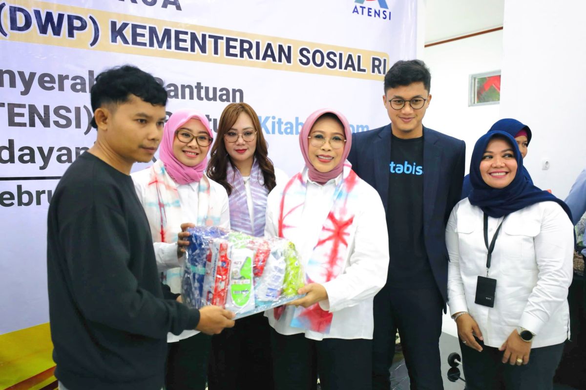 DWP Kemensos perkuat kepedulian sosial salurkan bantuan di sentra 