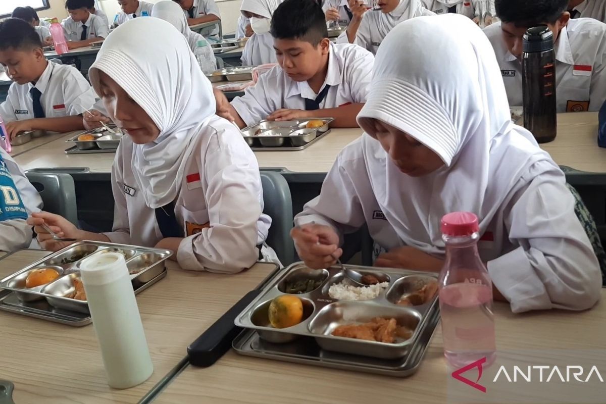 Pakar kesehatan sarankan makanan MBG tak dibawa pulang