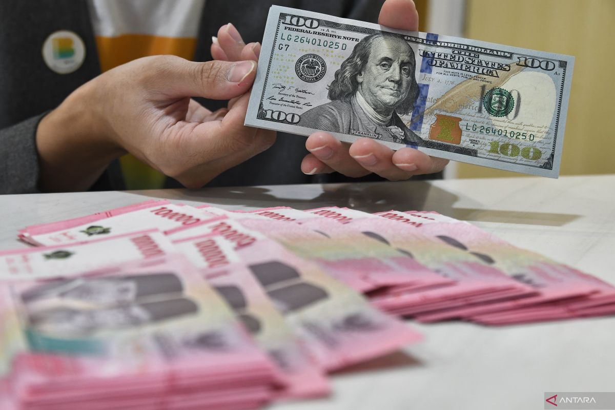 Rupiah pada Senin pagi menguat jadi Rp16.329 per dolar AS