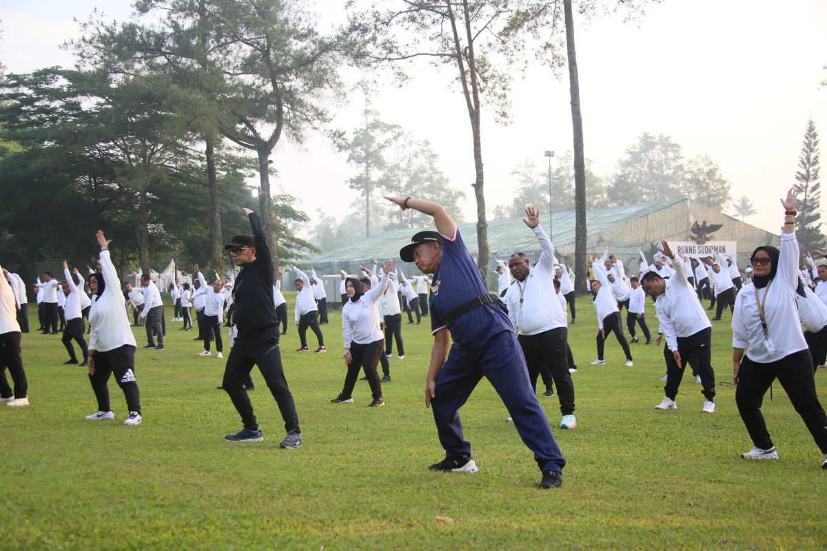 Kepala daerah antusias ikuti senam pagi retret pembekalan di Magelang