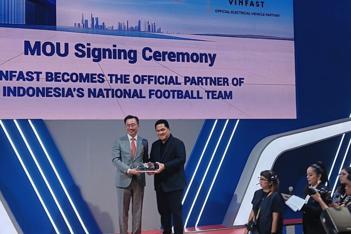 Thohir lauds Vietnamese firm in developing RI's green transportation