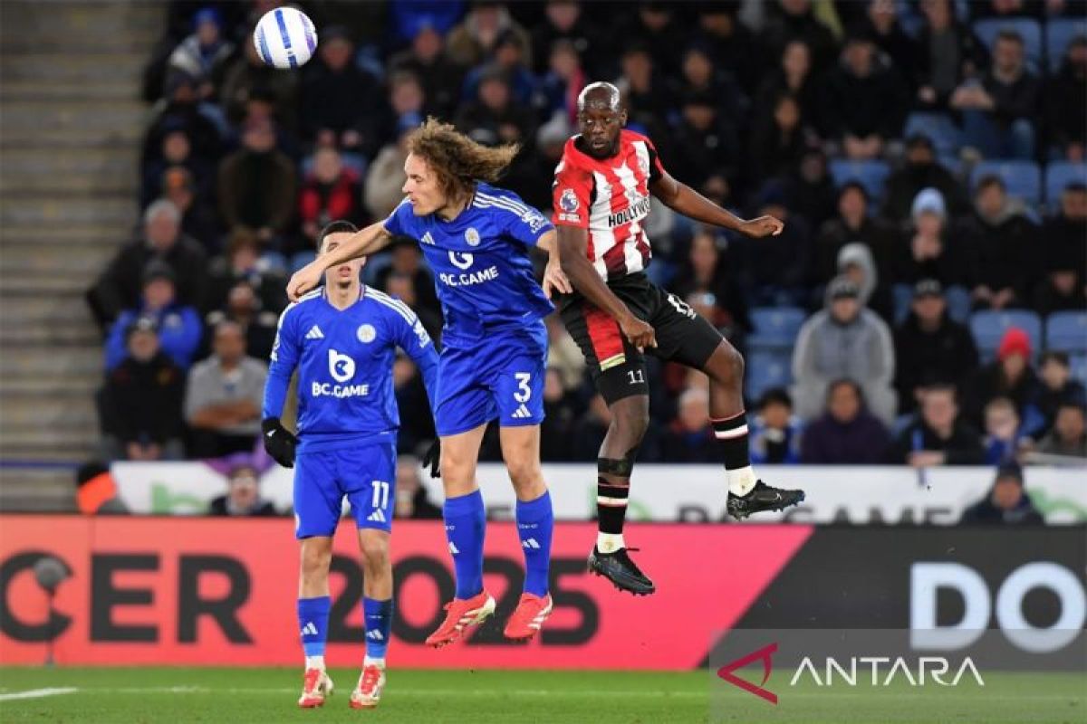 Liga Inggris - Leicester makin terpuruk di papan bawah setelah disikat Brentford 0-4