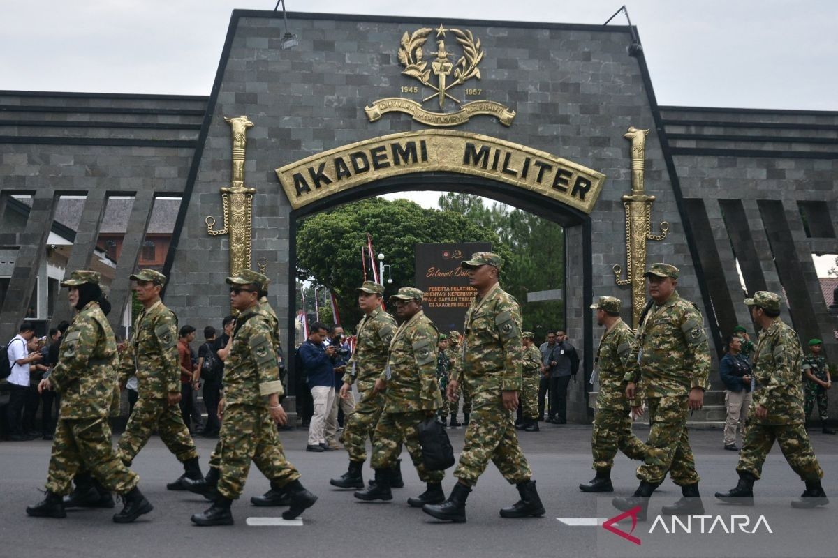 Politik, 456 kepala daerah ikut pembekalan atau retret hingga eksistensi PDIP