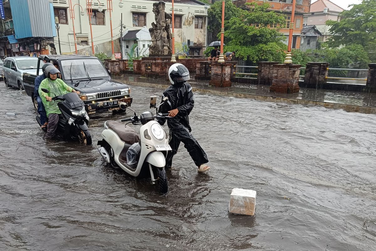 BMKG: Cuaca berawan hingga hujan masih meliputi mayoritas Indonesia