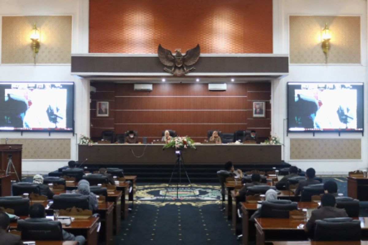 DPRD Purwakarta targetkan selesaikan 12 raperda pada tahun 2025