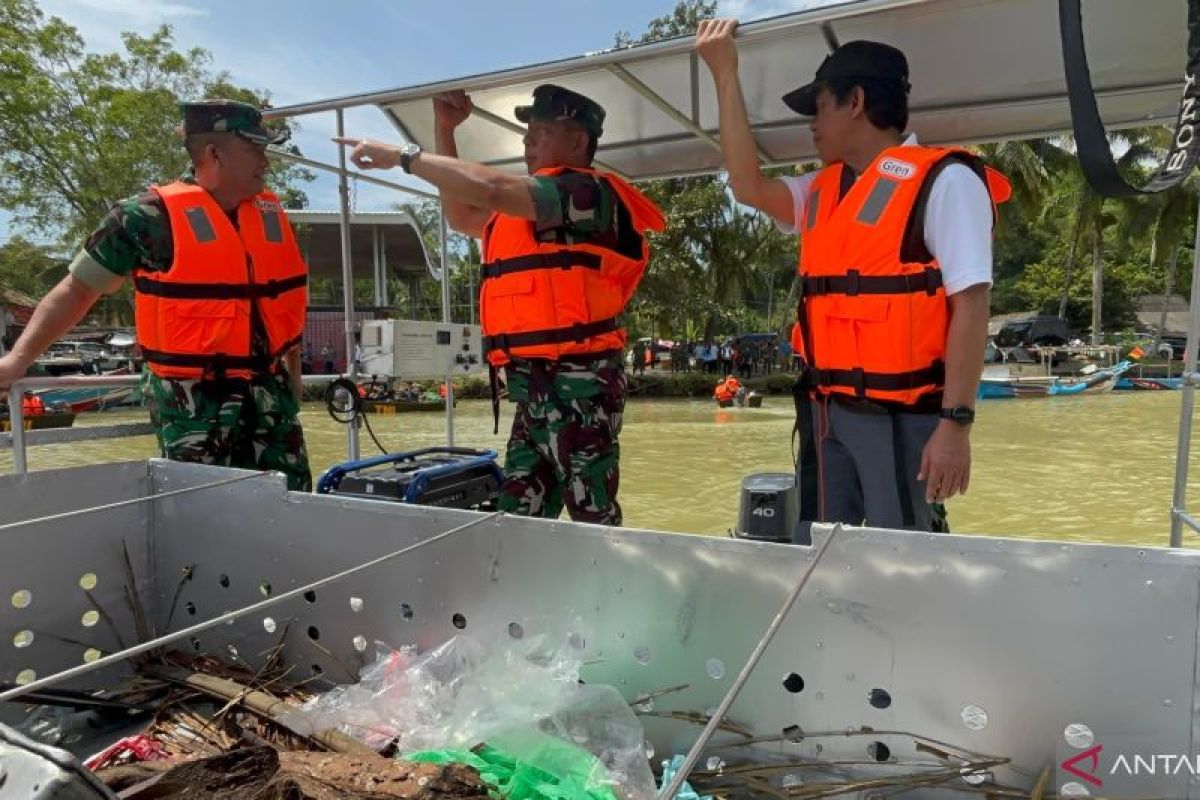 KLH dan TNI akan kolaborasi tangani sampah di sungai krusial