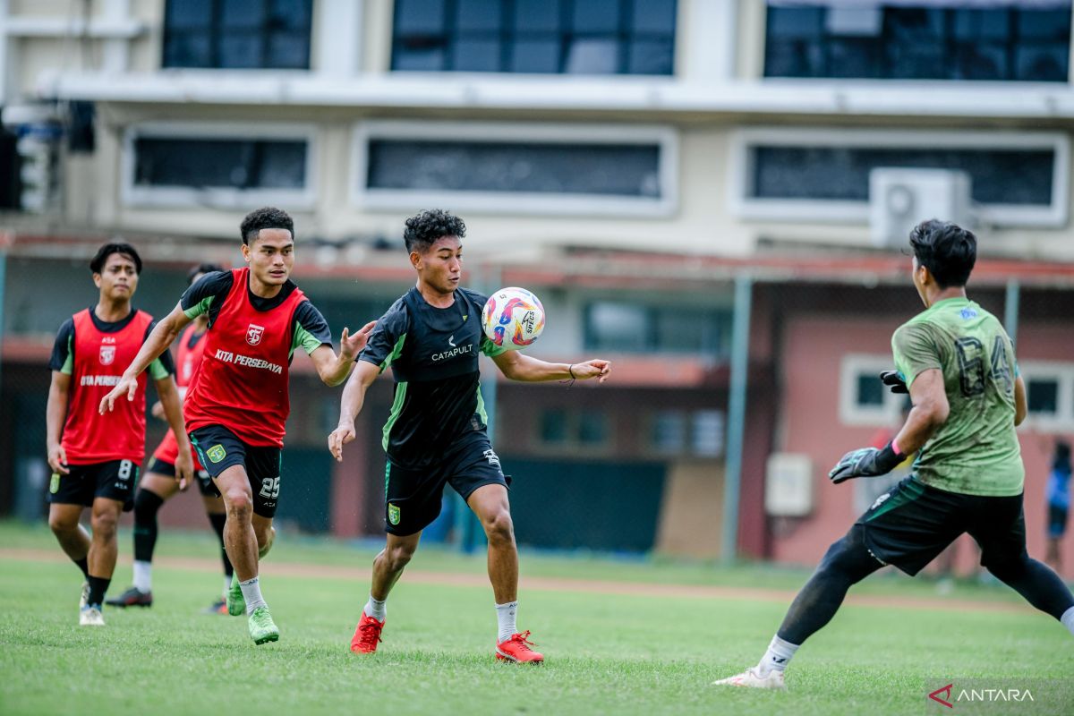 Manajemen Persebaya beri kesempatan terakhir Munster saat lawan Persib