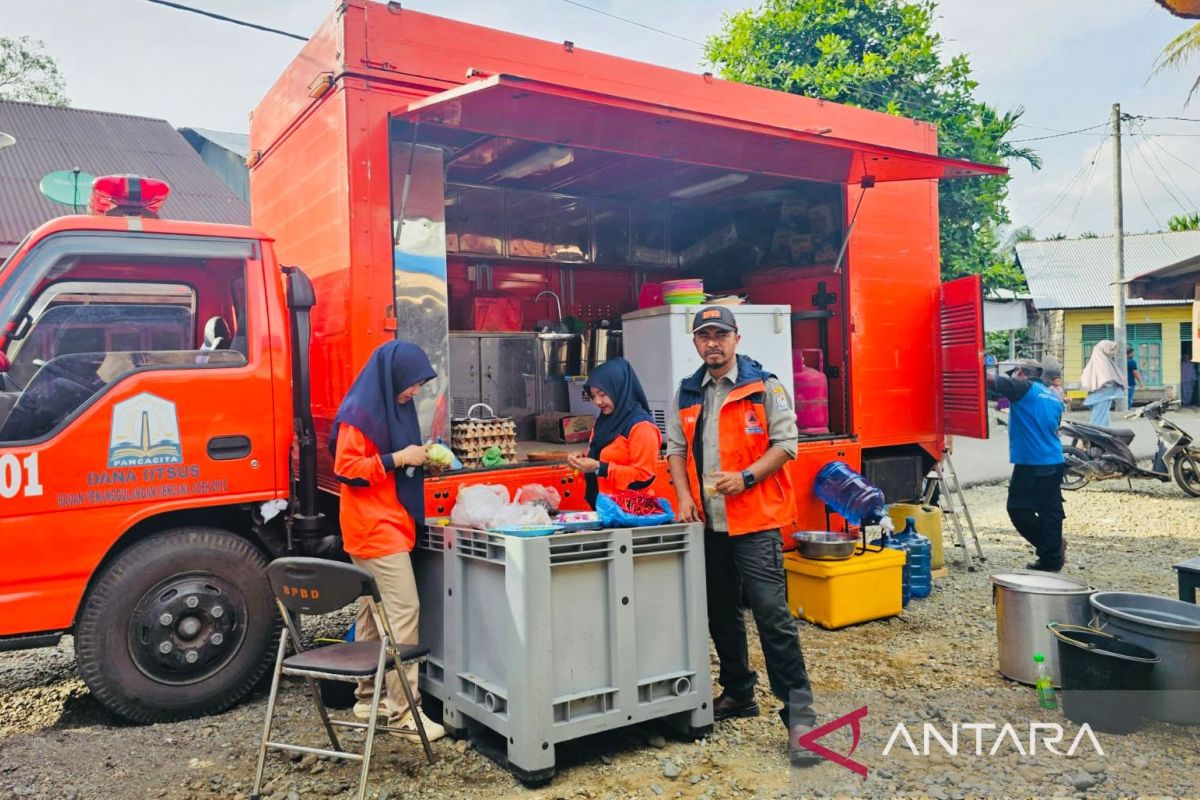 Tanggap bencana, BPBD Aceh Barat dirikan dapur umum di lokasi korban erosi