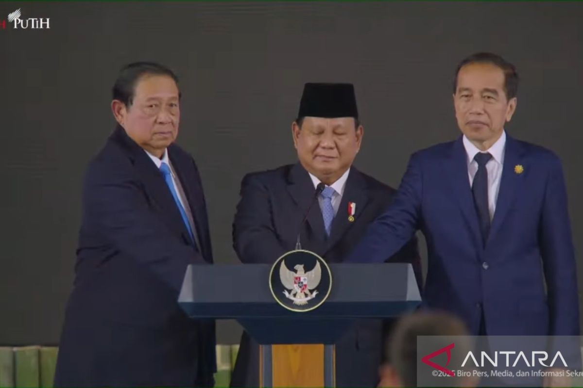 Prabowo, Jokowi dan SBY tekan tombol bersama peluncuran Danantara