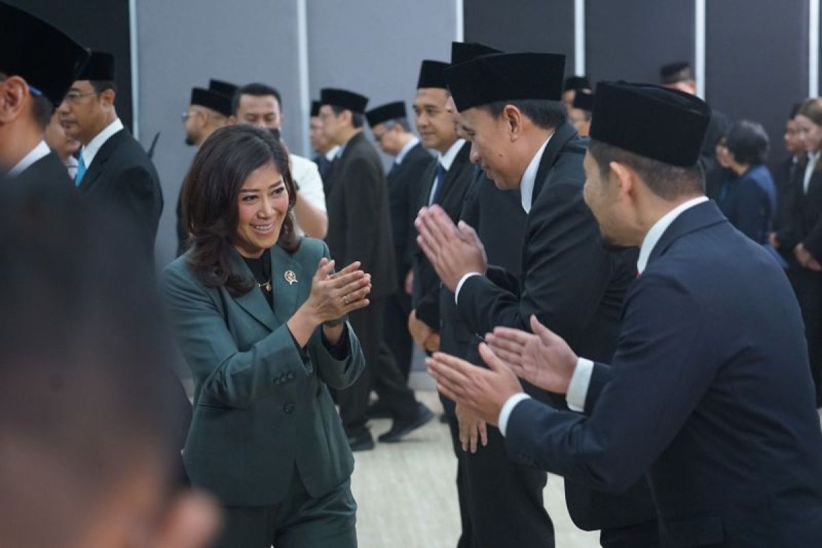 Menteri Meutya Hafid sempurnakan jajaran eselon II Kemkomdigi