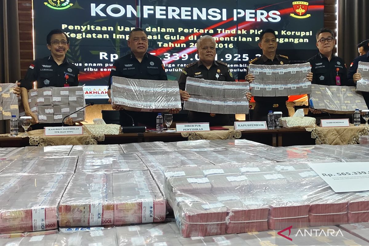 Kejagung sita uang Rp565 miliar dalam kasus importasi gula