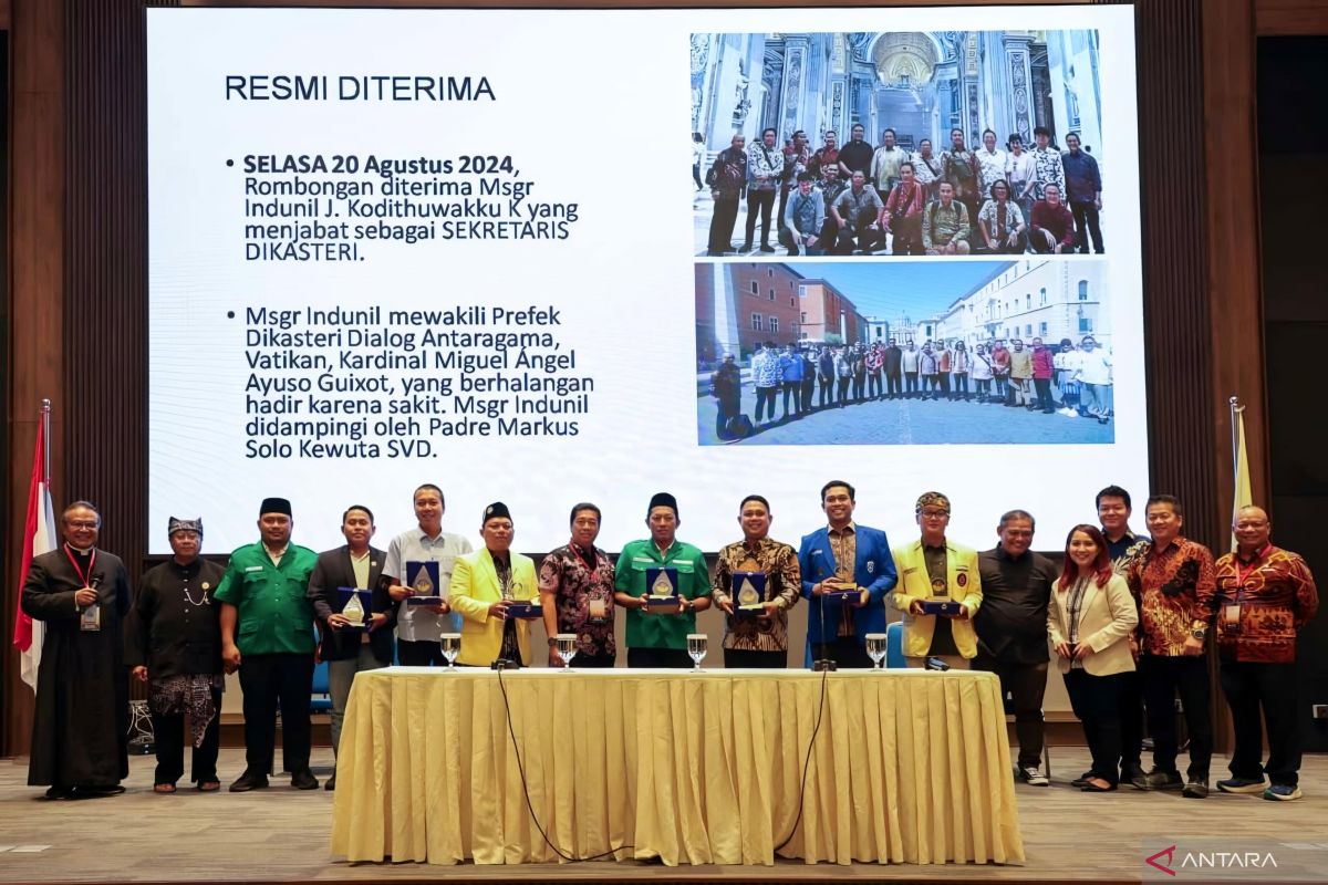 KWI anugerahi Ketua Umum Organisasi Pemuda Lintas Iman