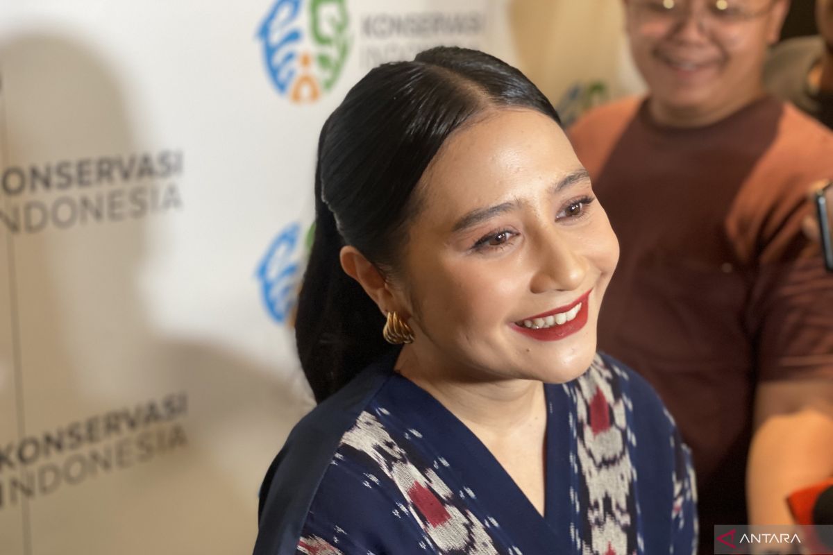 Prilly punya keinginan angkat keindahan laut Indonesia lewat film