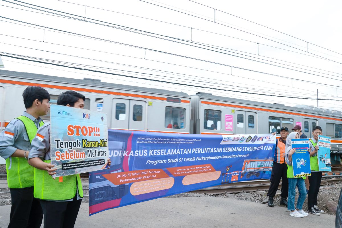 Pemasangan palang pintu perlintasan KA tanggung jawab pemerintah