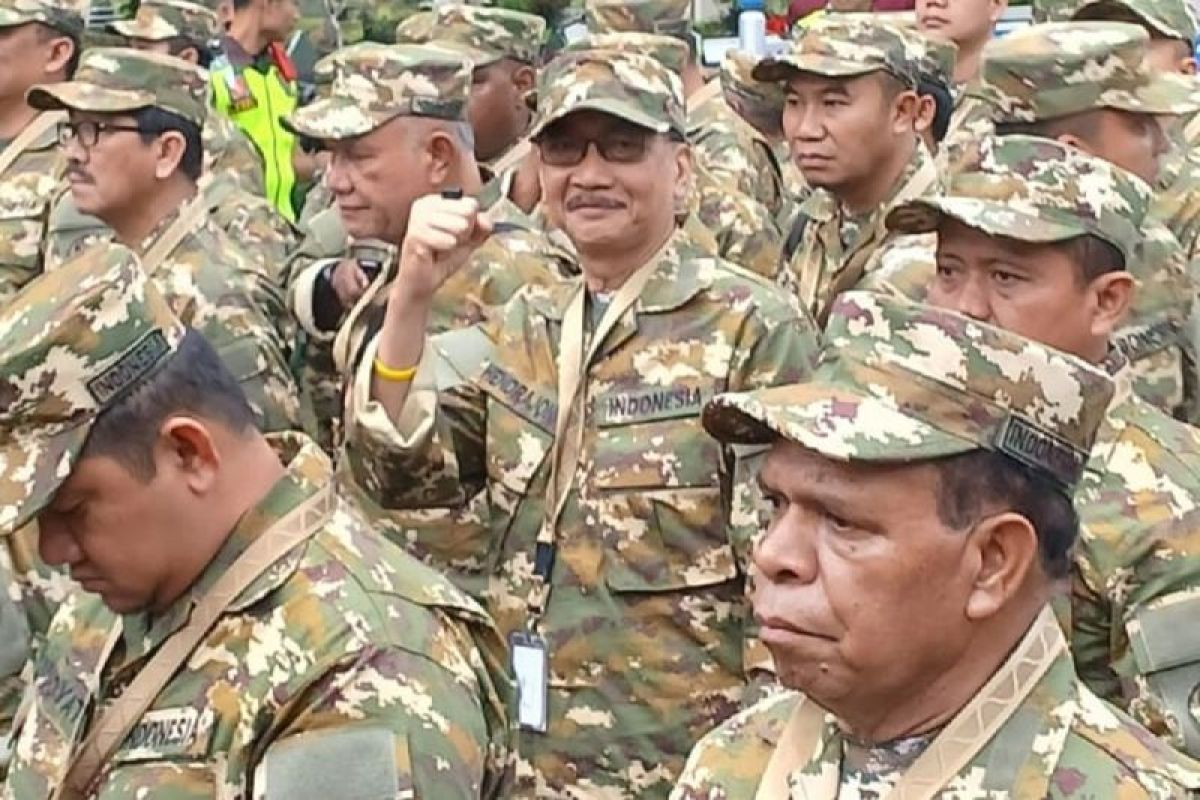 Ikuti Retret Bupati Hendrajoni Pakai Loreng Komcat