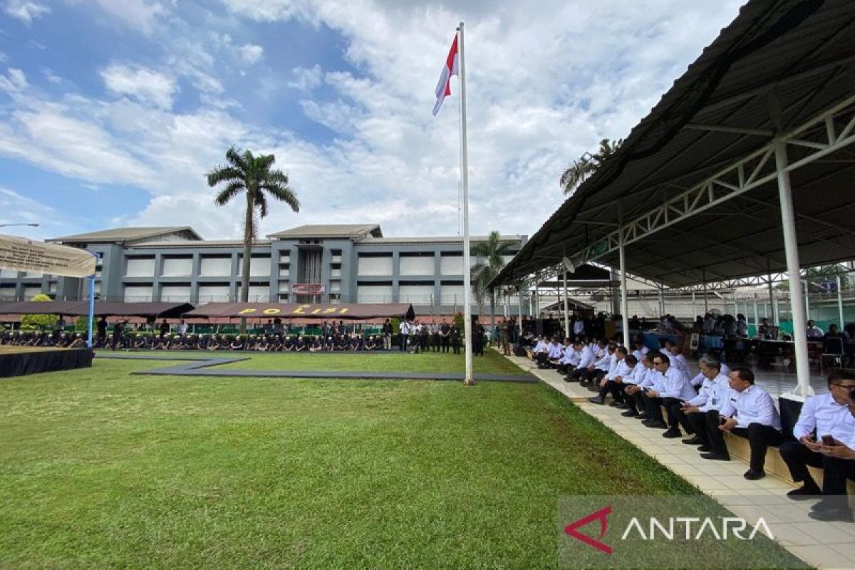 Menteri Imipas berbincang hingga makan bersama tahanan di Cipinang