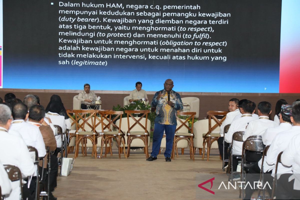 Menteri Pigai ingatkan kepala daerah perkuat HAM