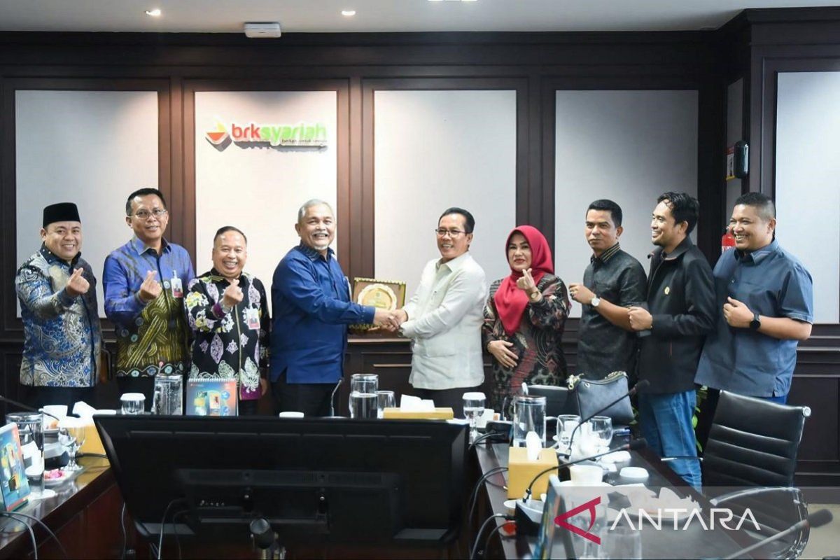 BRK Syariah sambut kunjungan Komisi III DPRD Riau, bahas dukungan program dan sinergi dengan BUMD