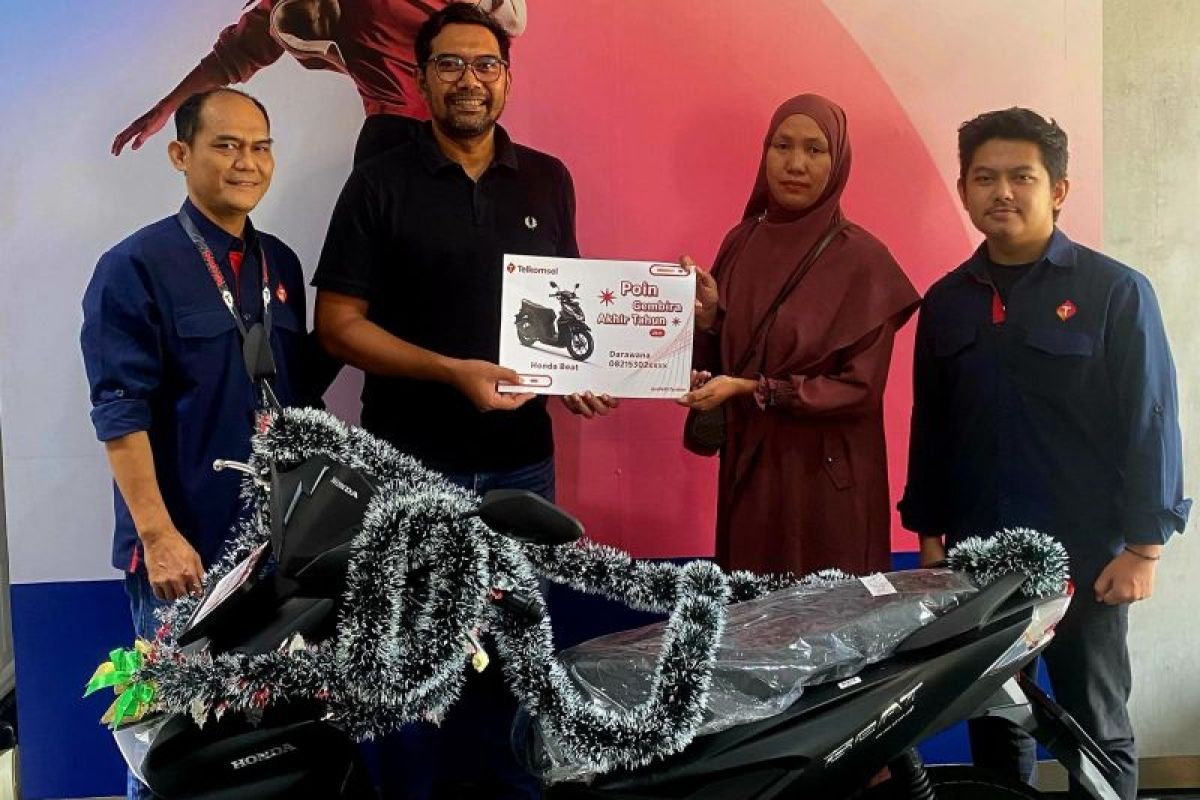 Tukar Poin Gembira Festival Akhir Tahun 2024 Melalui MyTelkomsel Ibu Rumah Tangga di Tarakan Raih Hadiah Motor Honda Beat