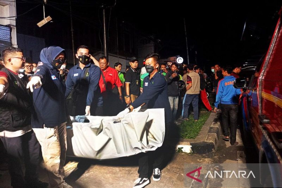 Polisi bongkar jasad yang dicor di ruko Jaktim dan autopsi di RS polri