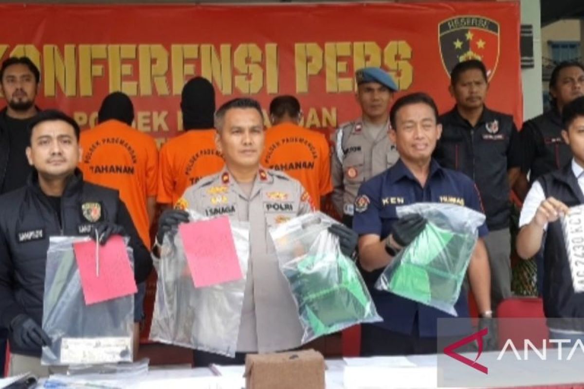 Polisi tangkap pelaku dan penadah sepeda motor curian