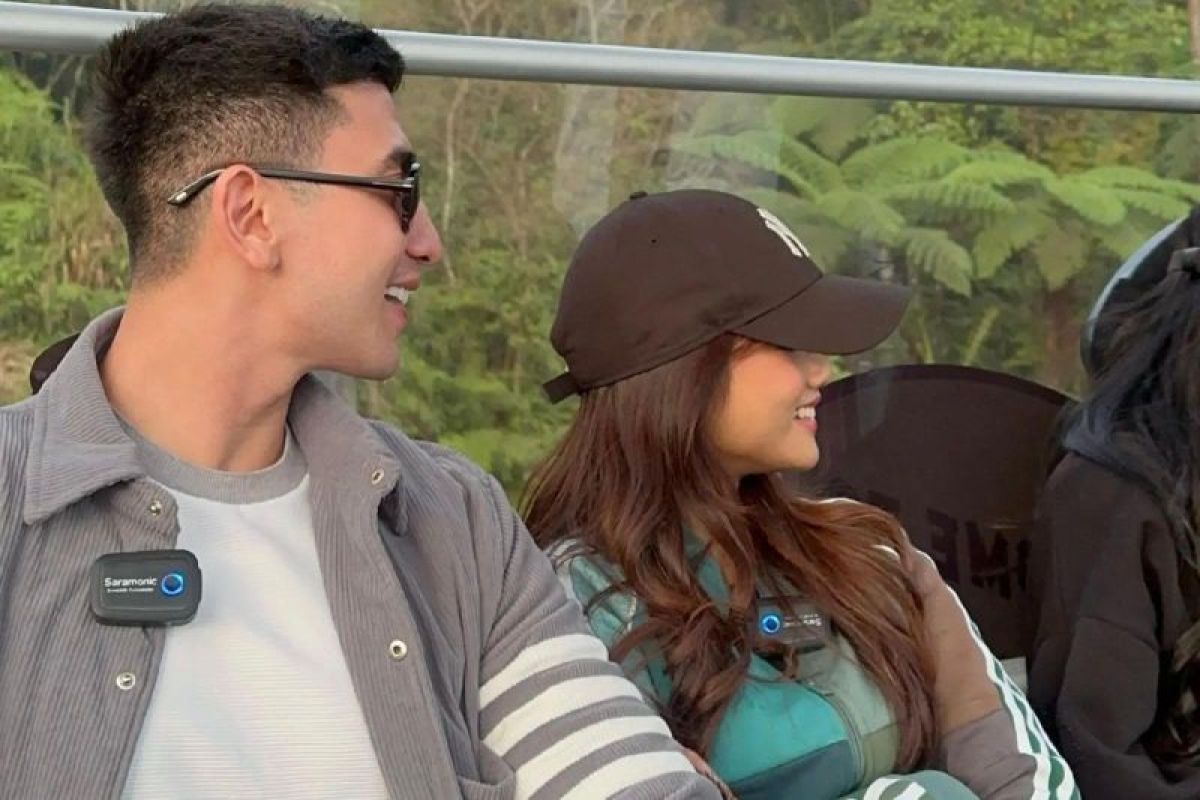 Fuji berlibur ke Malaysia bersama teman-teman, Verrel Bramasta menyusul, isu kedekatan keduanya semakin memanas