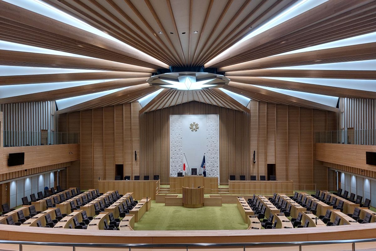 Berkunjung ke gedung wakil rakyat Hokkaido