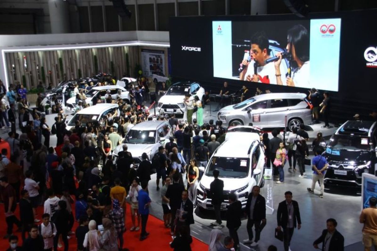 Mitsubishi Motors Indonesia bukukan pemesanan 2.389 kendaraan selama IIMS 2025