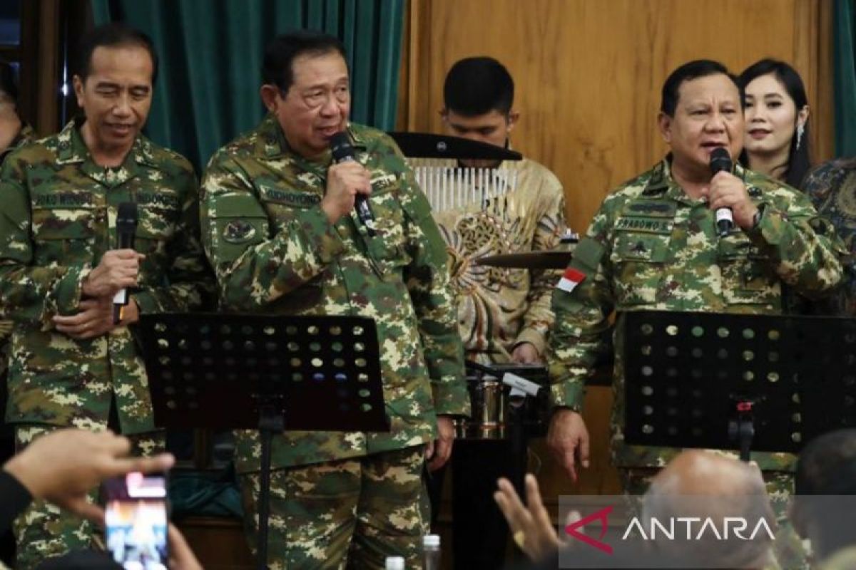 Politik kemarin, Prabowo nyanyi di retret hingga jadwal ASN Ramadhan