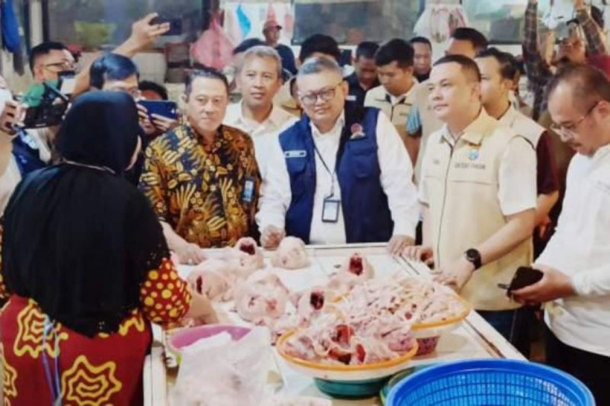 Satgas Pangan Polda Jatim pastikan stok dan harga bahan pokok stabil