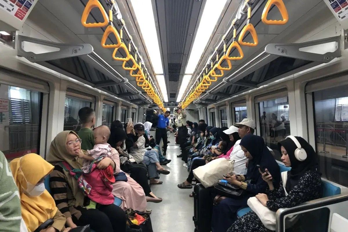 Penumpang LRT Sumsel diperbolehkan berbuka puasa di gerbong