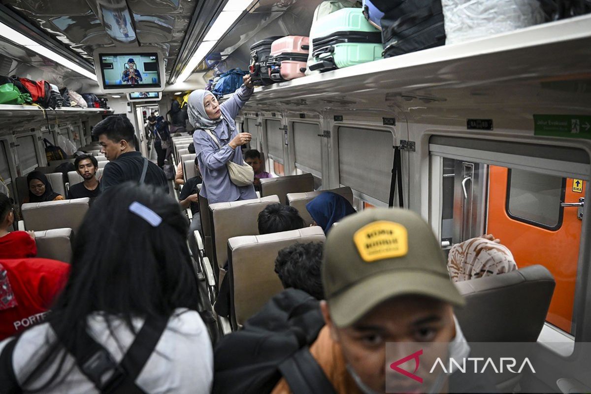 KAI Daop 1 Jakarta tambah kapasitas tempat duduk sebesar dua persen