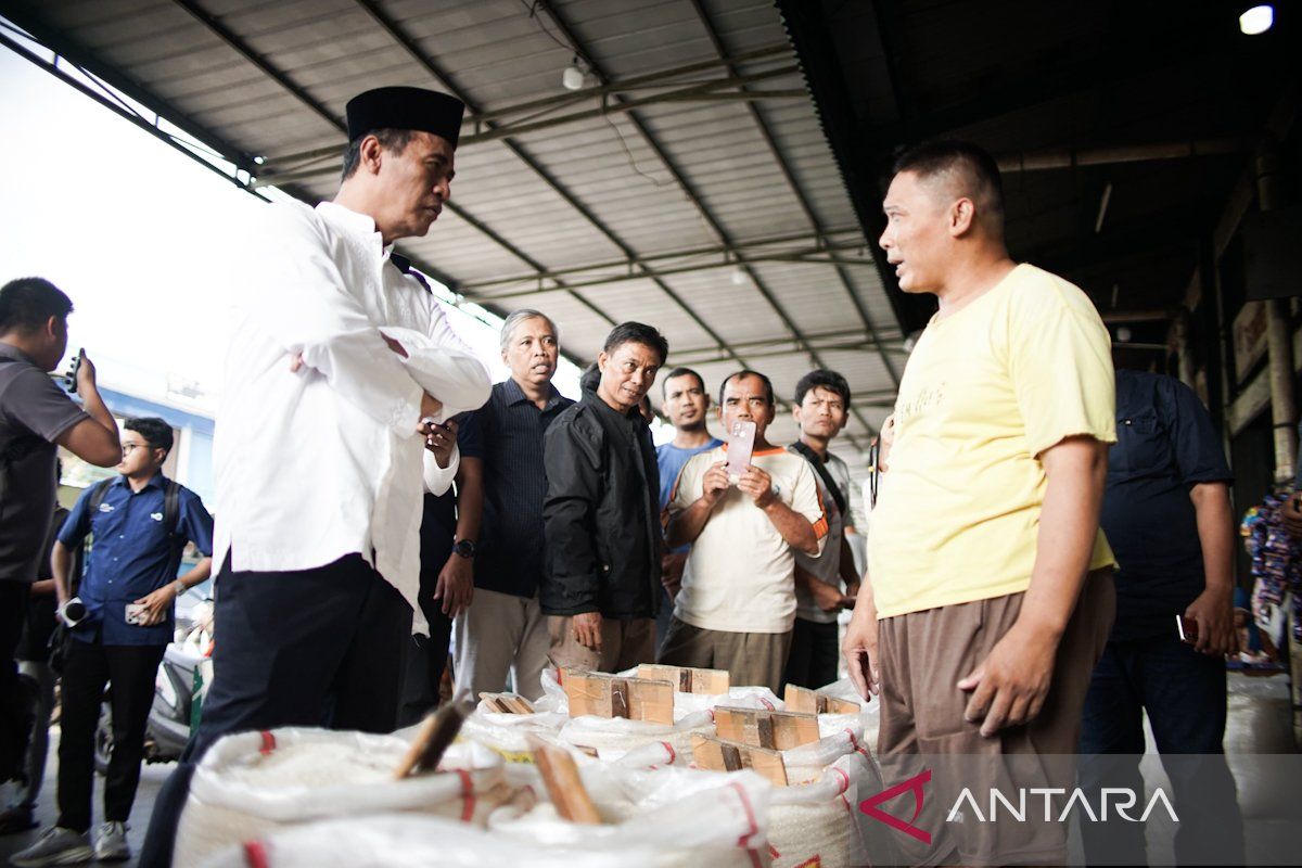 Mentan sidak ke Pasar Cipinang pastikan stok beras aman saat Ramadhan