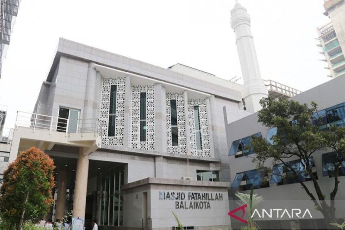 Masjid Fatahillah siapkan 100 paket takjil gratis selama Ramadhan