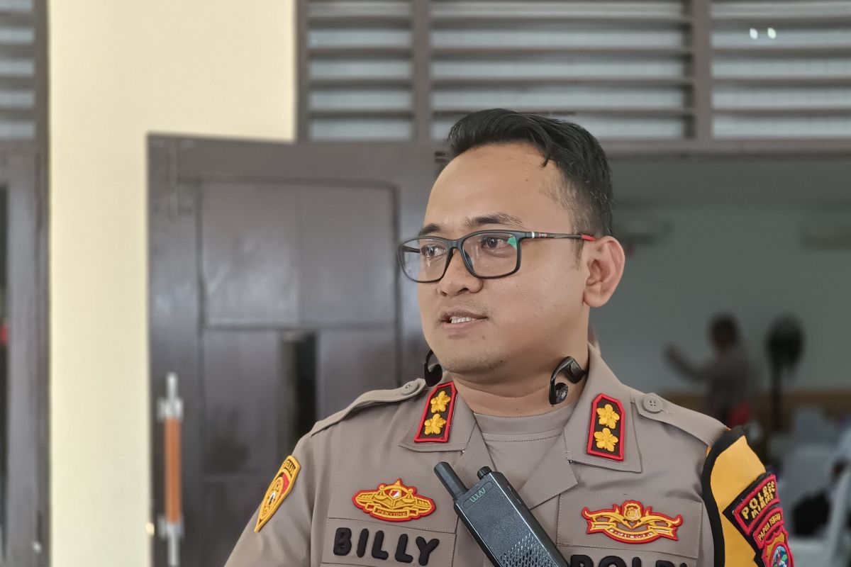 Pendakian ke Puncak Cartensz Pyramid dihentikan sementara