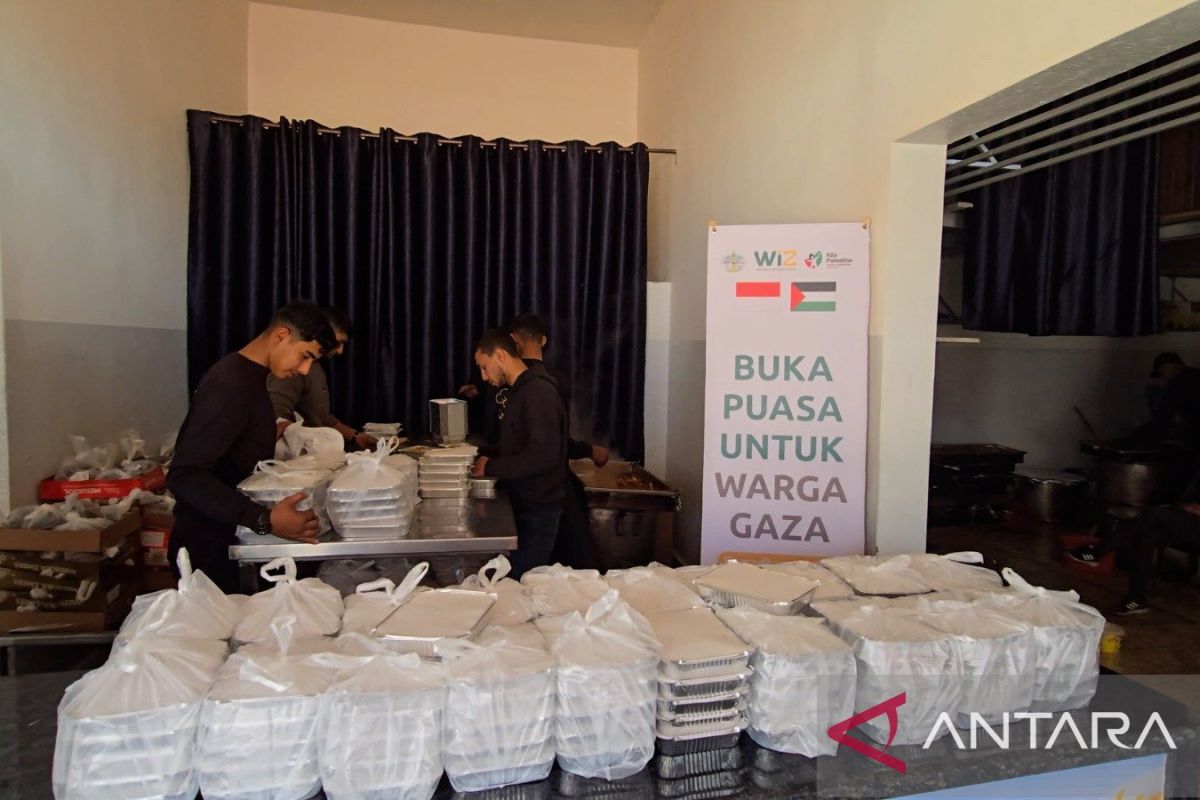 Donatur WIZ distribusikan menu buka puasa kepada warga Gaza Palestina