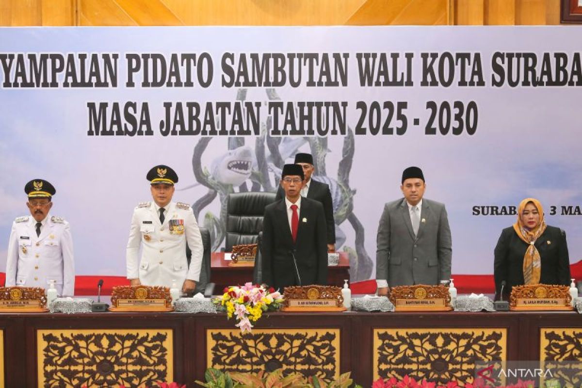 Wali Kota paparkan tujuh program prioritas 2025-2030 di DPRD Surabaya