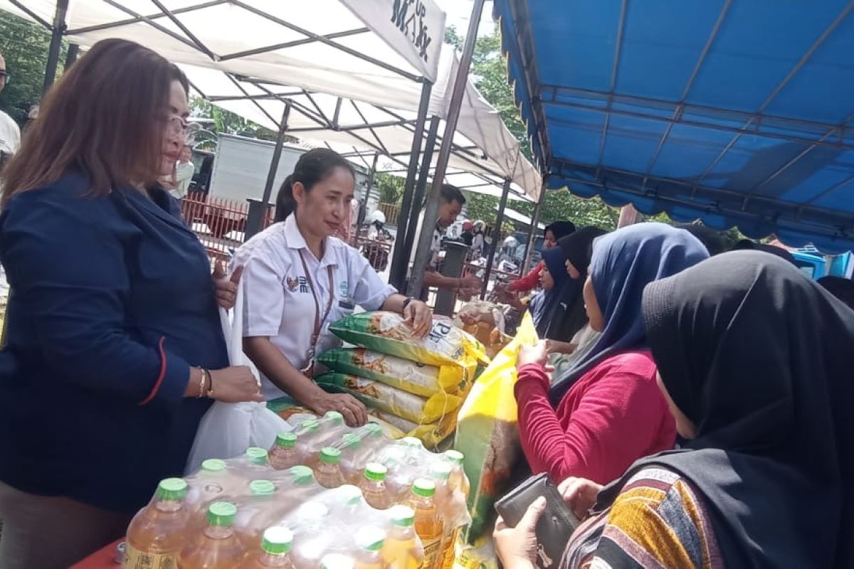 PT Pos hadirkan pasar murah di Ambon selama bulan Ramadhan 1446 H